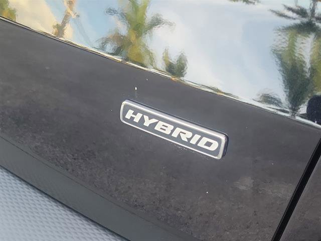 Used 2021 Ford Escape SE w/ SE Sport Appearance Package image 27