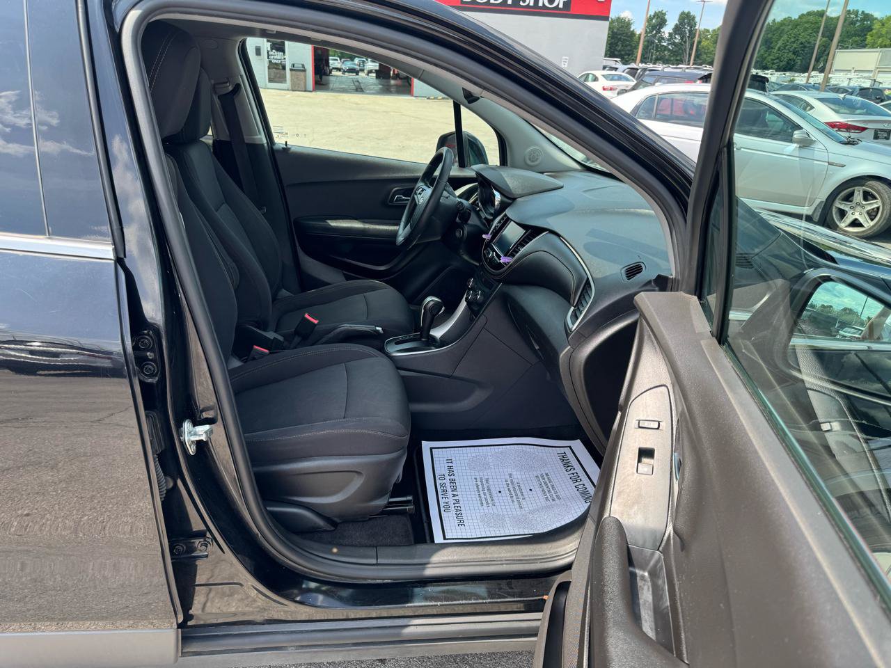 Used 2017 Chevrolet Trax LT FWD image 9