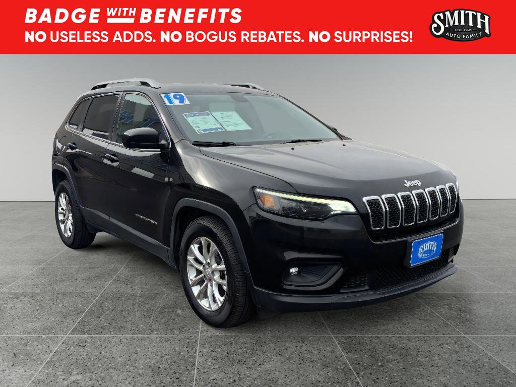 Used 2019 Jeep Cherokee Latitude w/ Popular Appearance Group