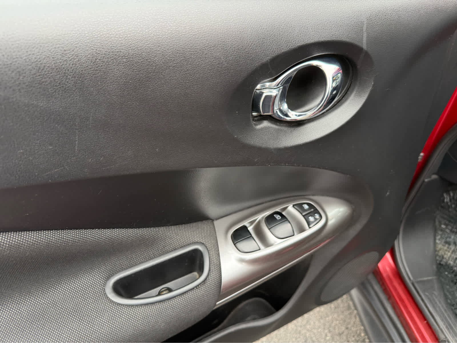 Used 2013 Nissan Juke SV image 22