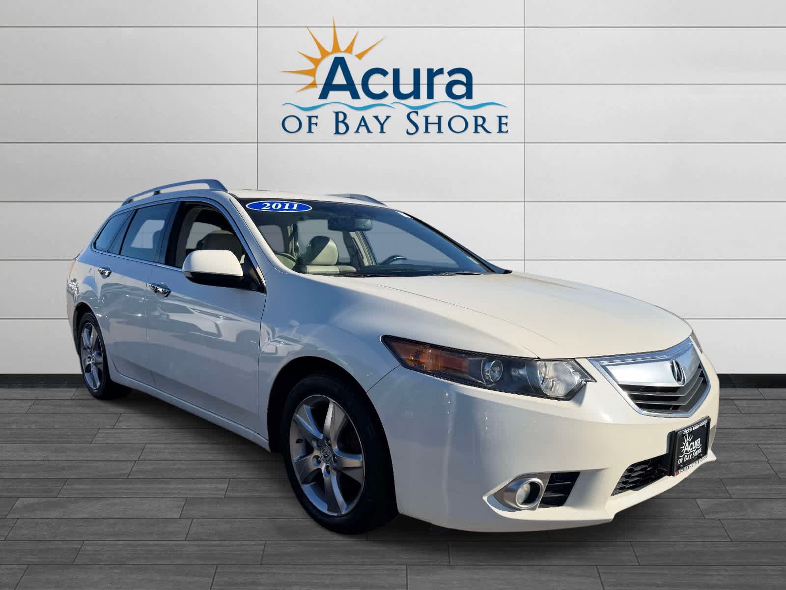 Used 2011 Acura TSX Sport Wagon FWD image 2