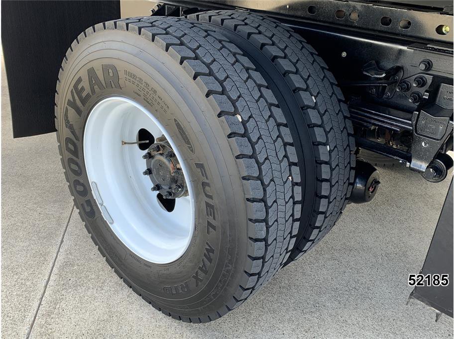 Used 2022 Ford F750 2WD Regular Cab Super Duty image 22