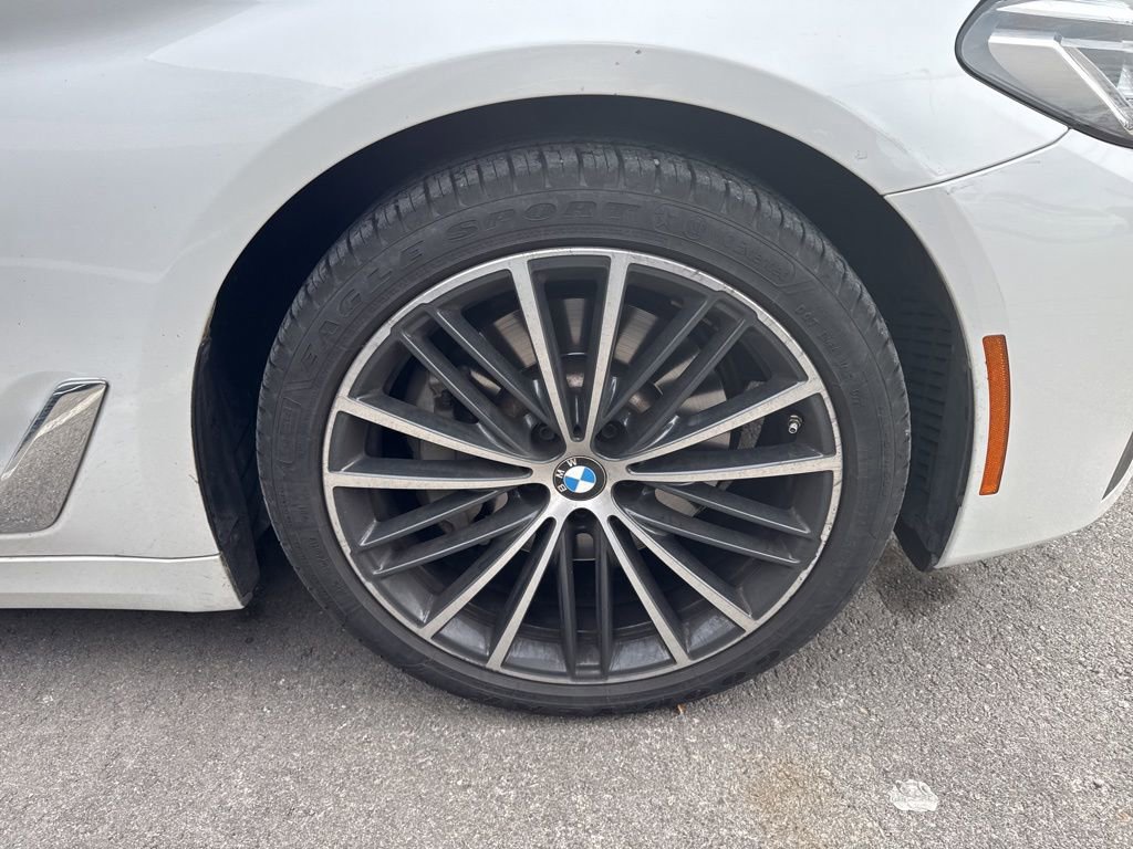Certified 2023 BMW 530i w/ Premium Package image 3