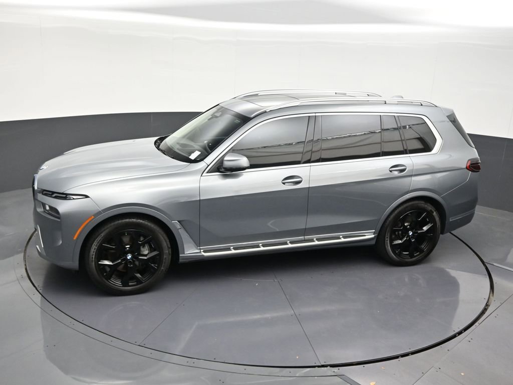 Used 2025 BMW X7 xDrive40i w/ Parking Assistance Package image 19