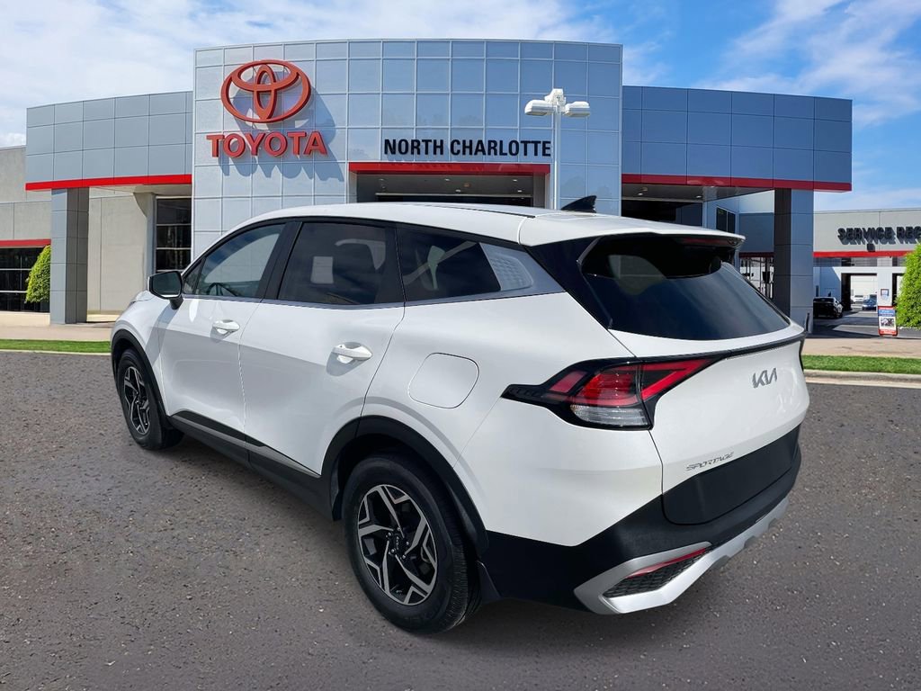 Used 2023 Kia Sportage LX image 7