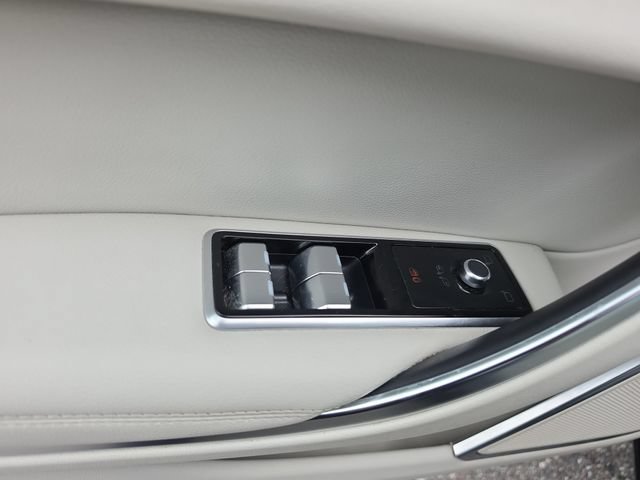 Used 2022 Jaguar XF S RWD image 20
