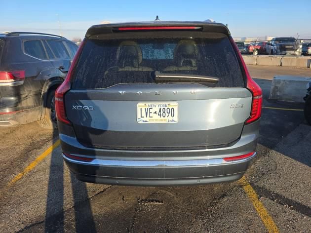 Used 2025 Volvo XC90 B5 Plus AWD/4WD image 16