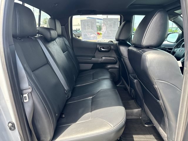 Used 2019 Toyota Tacoma TRD Off-Road AWD/4WD image 10