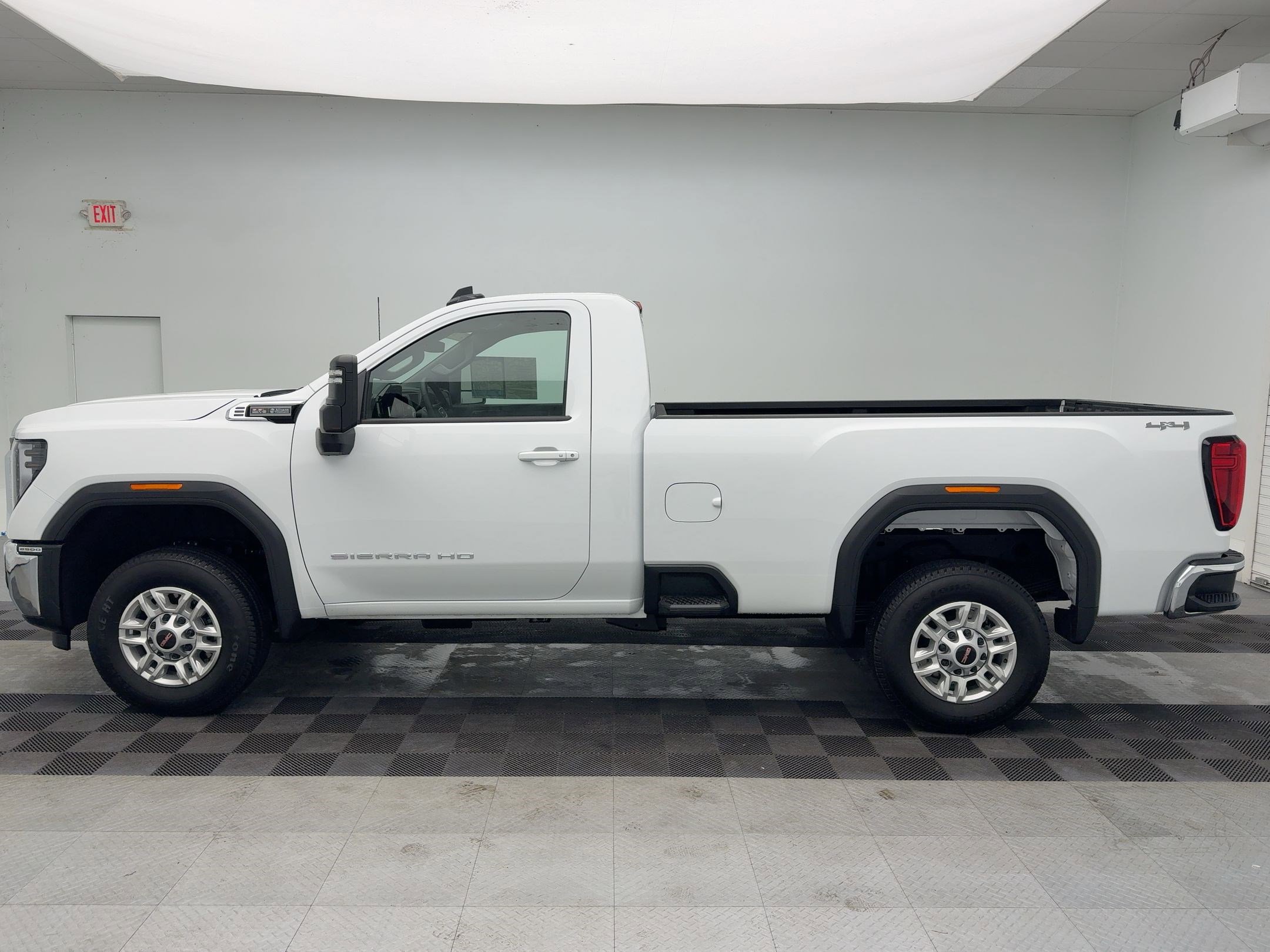 Certified 2025 GMC Sierra 2500 SLE w/ SLE Convenience Package image 2