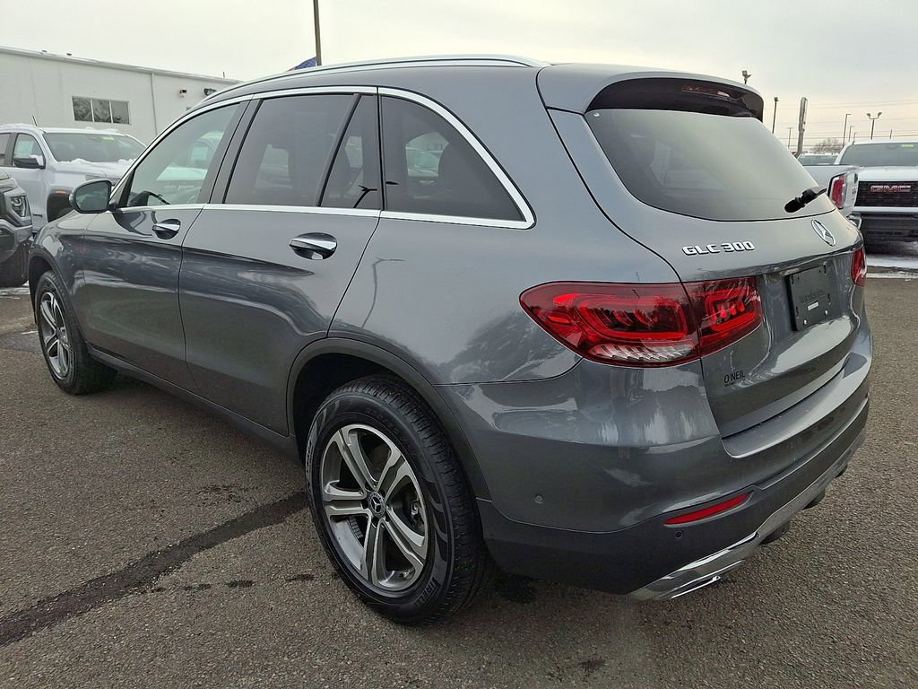 Used 2022 Mercedes-Benz GLC 300 4MATIC image 4