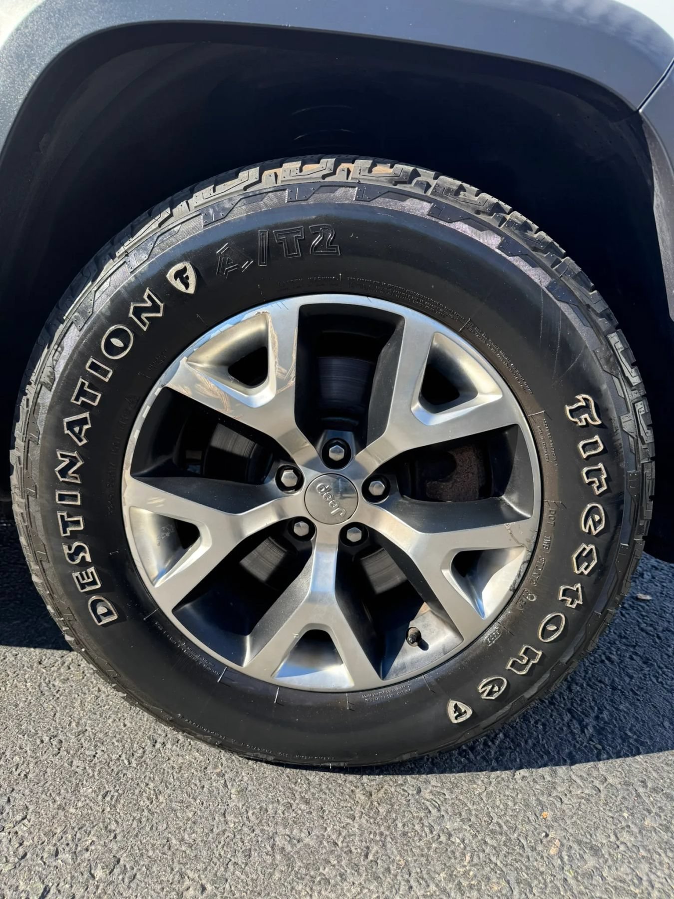 Used 2015 Jeep Cherokee Trailhawk w/ Comfort/Convenience Group AWD/4WD image 9