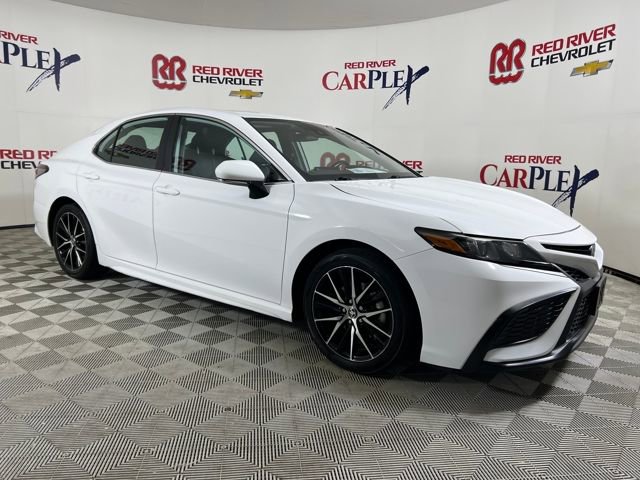 Used 2024 Toyota Camry SE