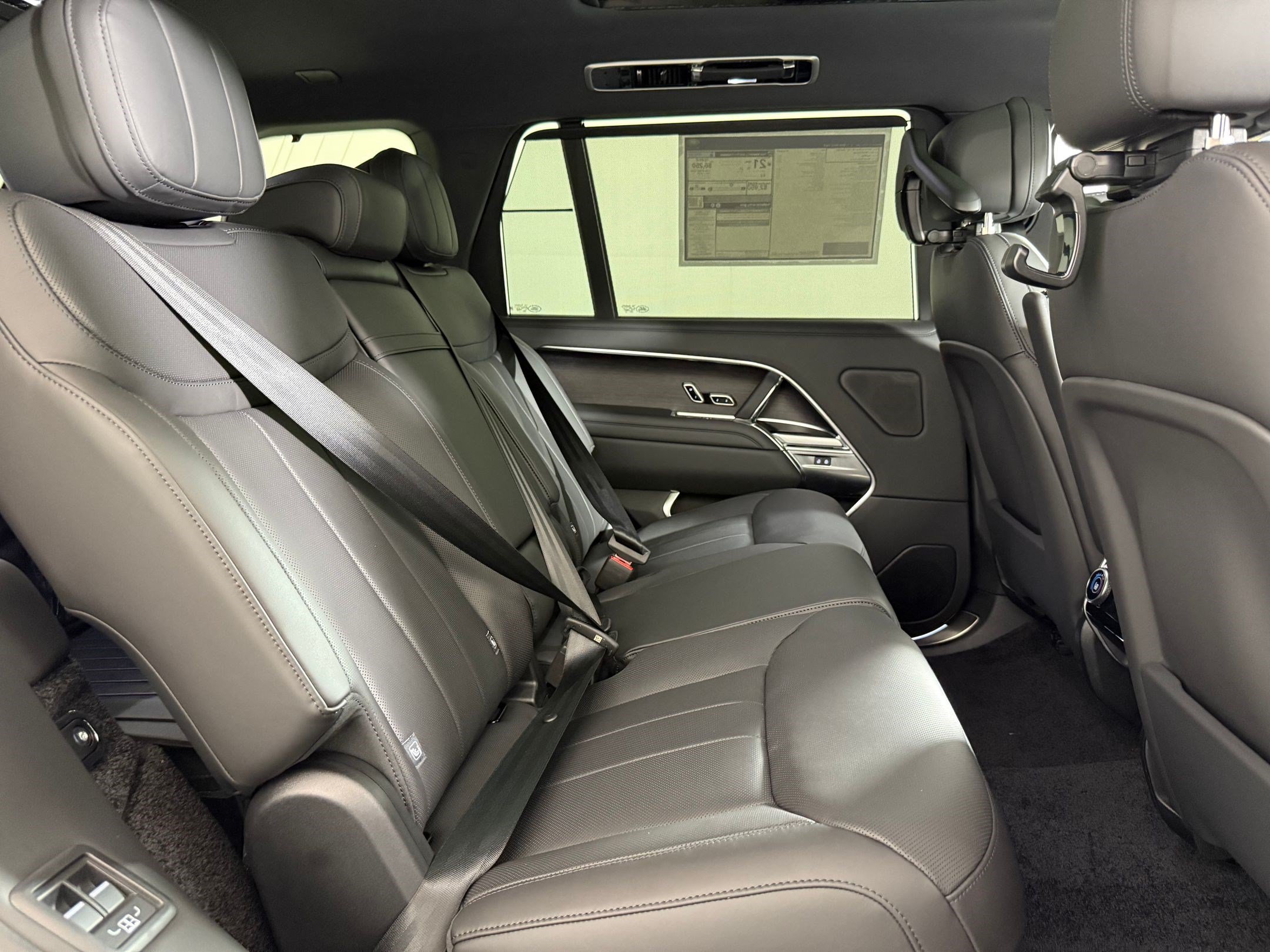 New 2026 Land Rover Range Rover Long Wheelbase SE AWD/4WD image 29
