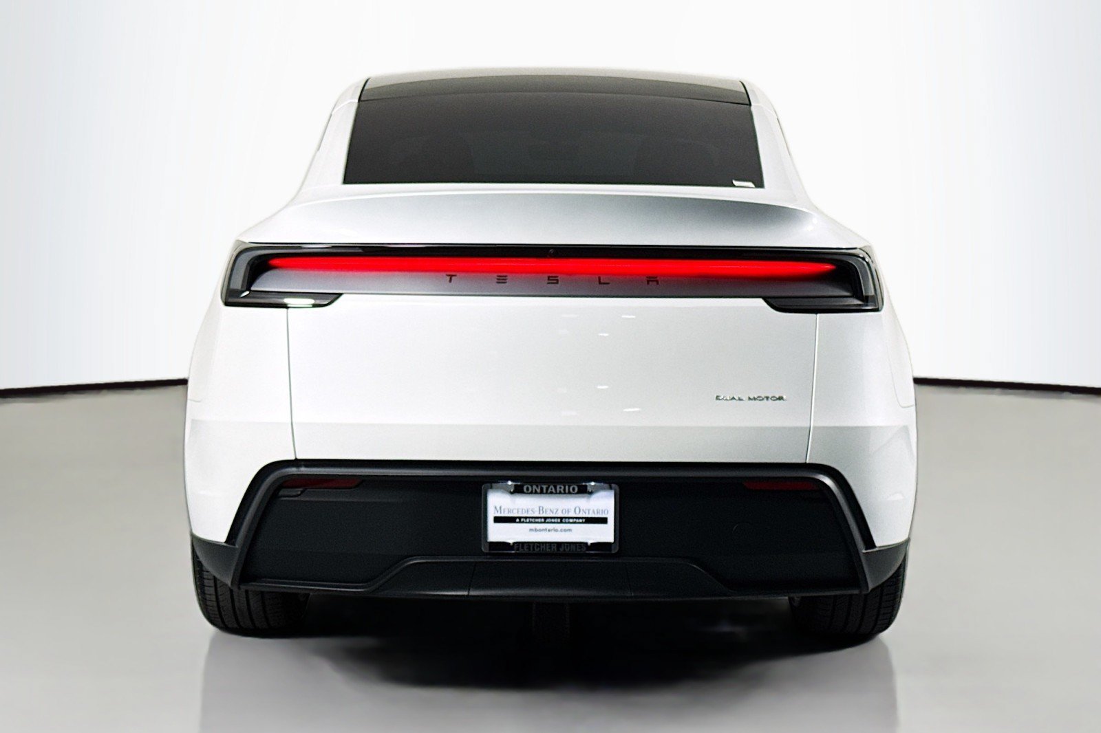Used 2026 Tesla Model Y AWD image 3