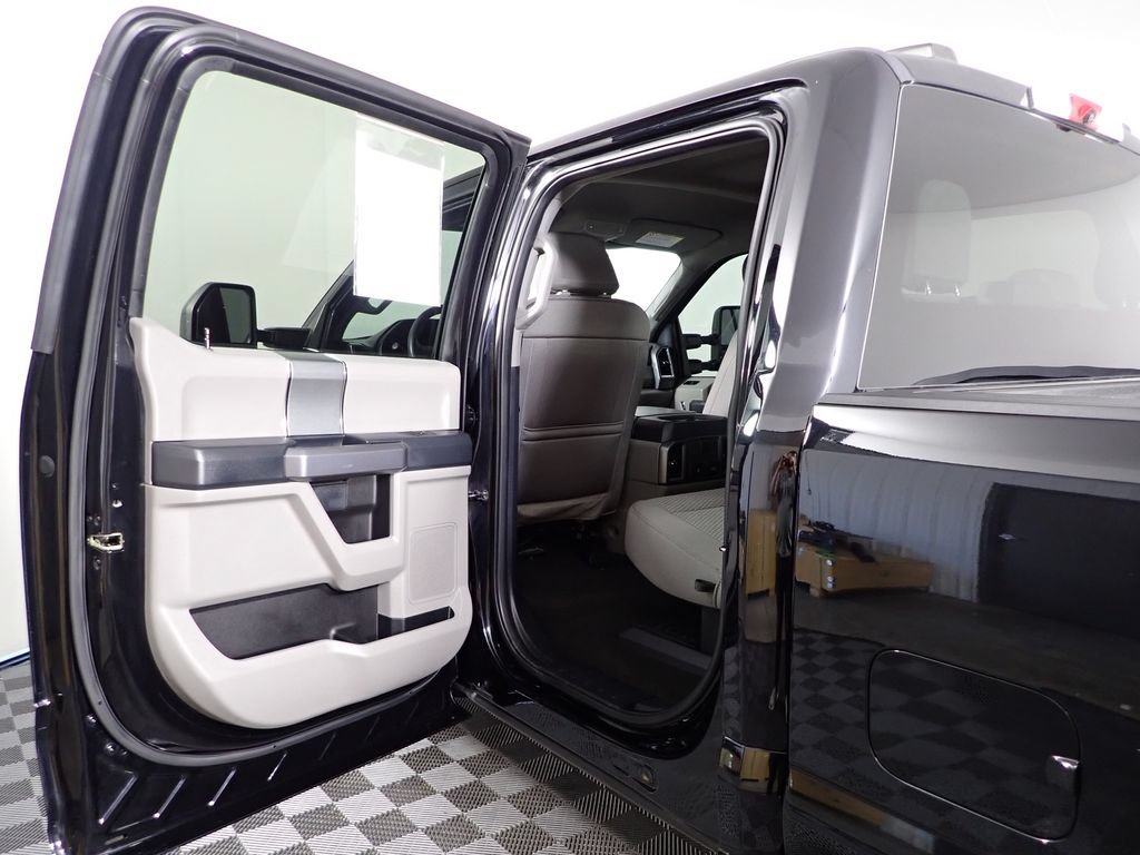 Used 2022 Ford F250 XLT w/ Black Appearance Package AWD/4WD image 33