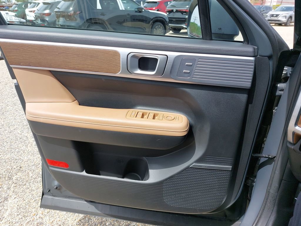 Used 2025 Hyundai Santa Fe Limited AWD/4WD image 28