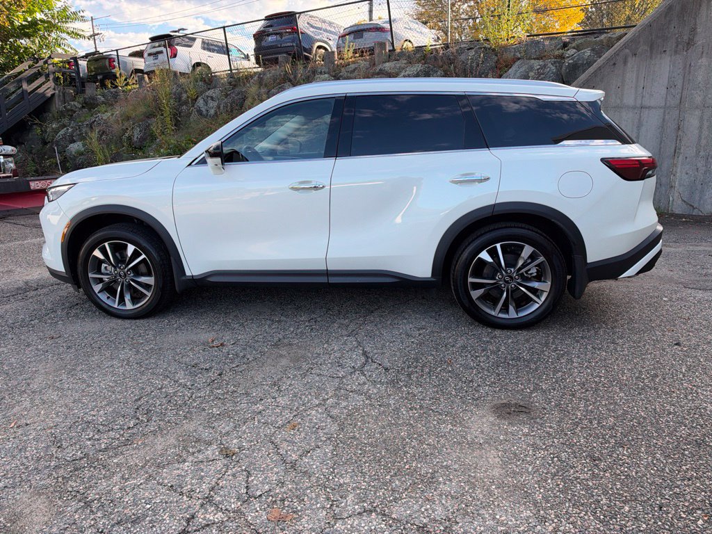 Used 2025 INFINITI QX60 Luxe AWD/4WD image 3