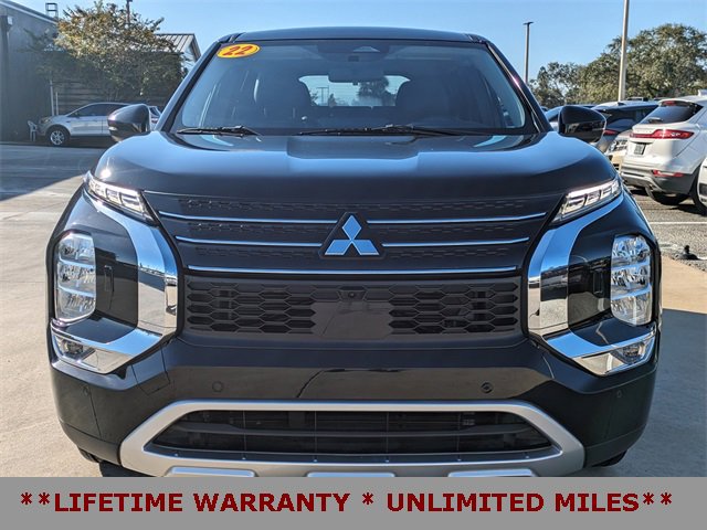 Used 2022 Mitsubishi Outlander SE image 3
