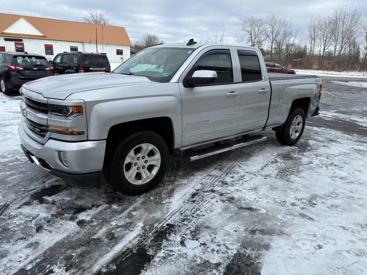 Used 2018 Chevrolet Silverado 1500 LT w/ All Star Edition image 3