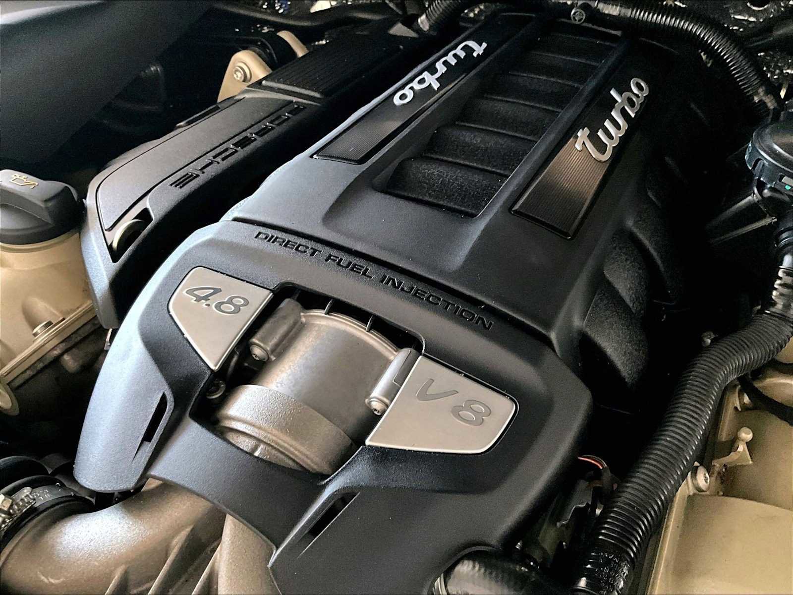 Used 2016 Porsche Cayenne Turbo image 35