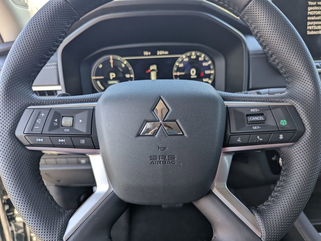 Used 2025 Mitsubishi Outlander 4WD Plug-In Hybrid image 22