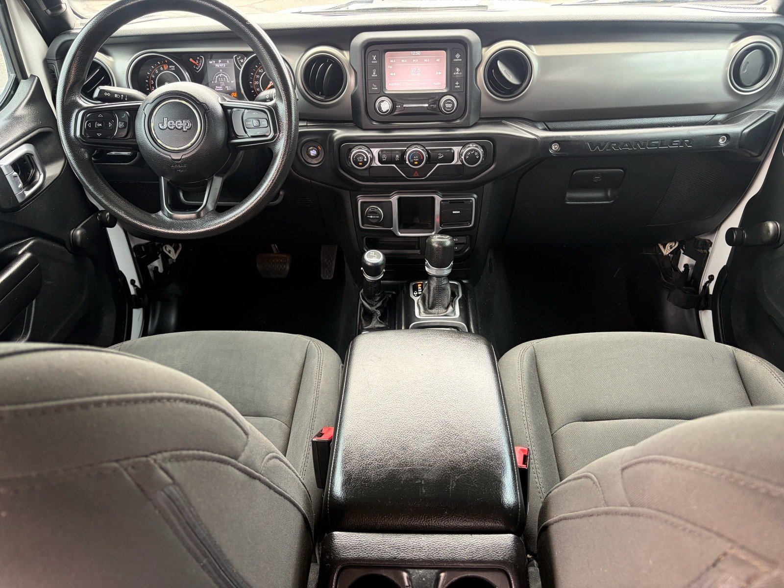 Used 2018 Jeep Wrangler Unlimited Sport AWD/4WD image 31
