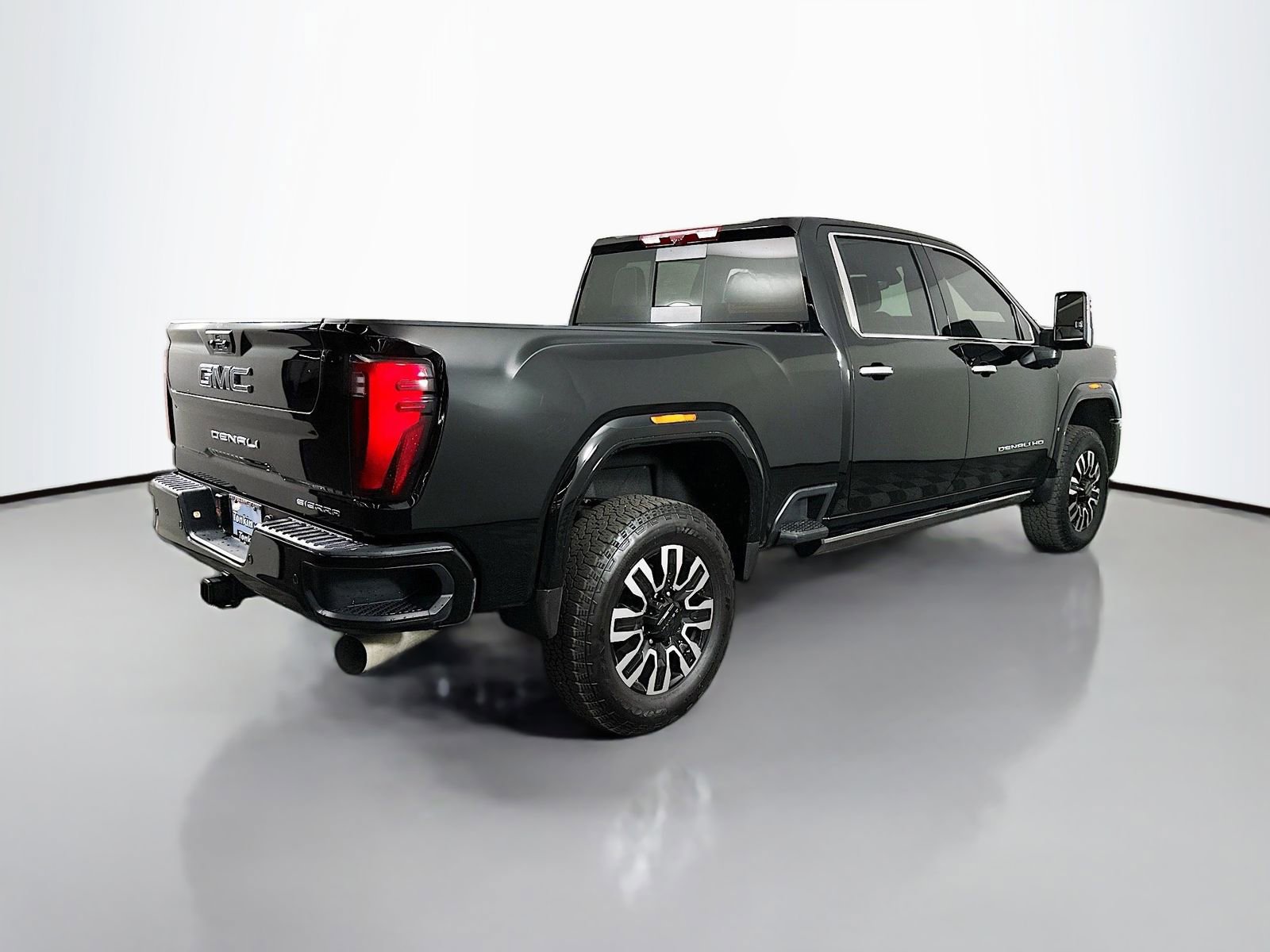 Used 2025 GMC Sierra 3500 Denali Ultimate AWD/4WD image 11