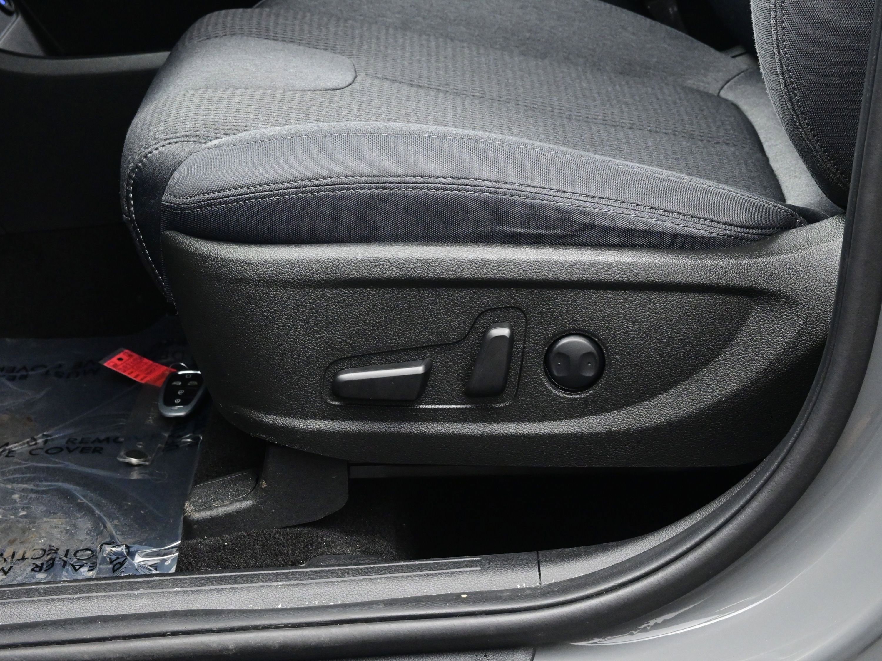 Certified 2023 Hyundai Santa Fe SEL image 11