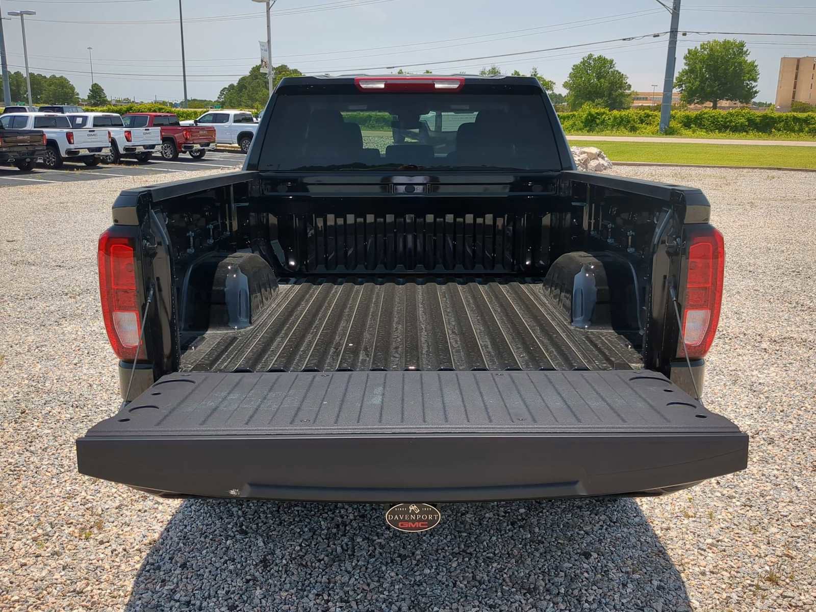 New 2025 GMC Sierra 1500 Elevation w/ LPO, Elevation Black Package image 25