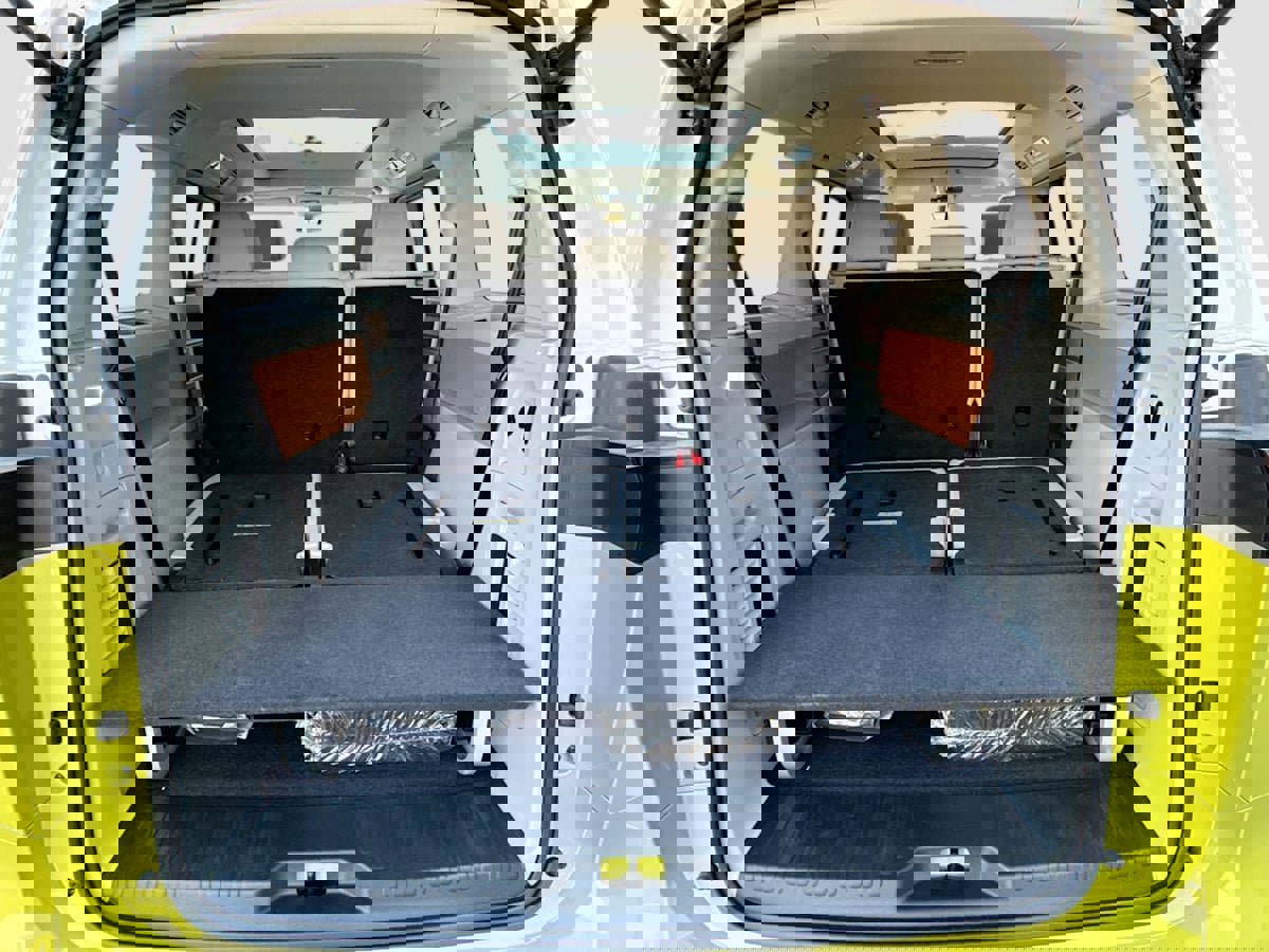 Used 2025 Volkswagen ID. Buzz 1st Edition image 28