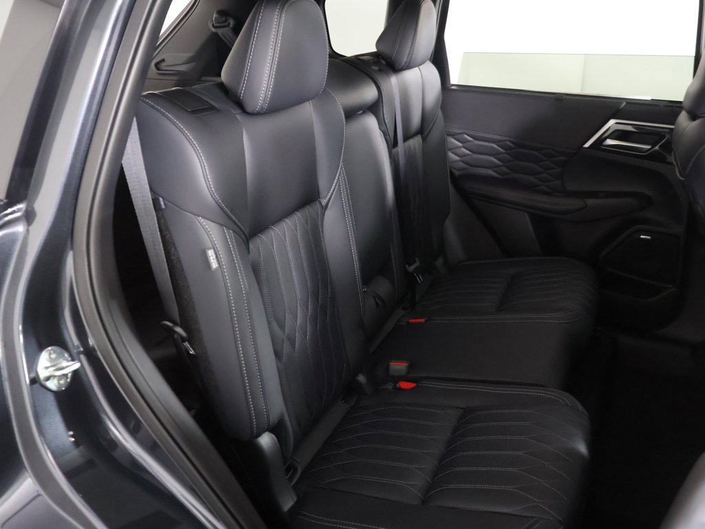 New 2026 Mitsubishi Outlander SEL image 38