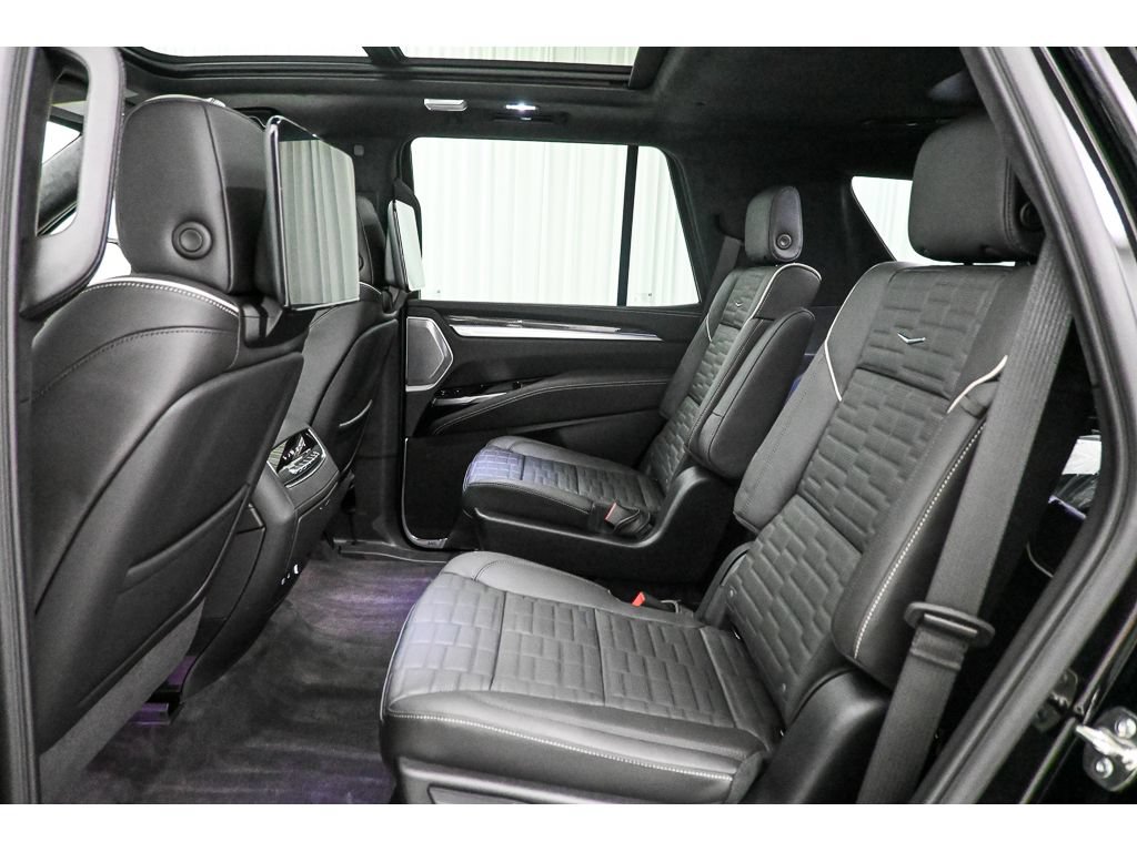 New 2026 Cadillac Escalade V w/ LPO, ONYX Package AWD/4WD image 13