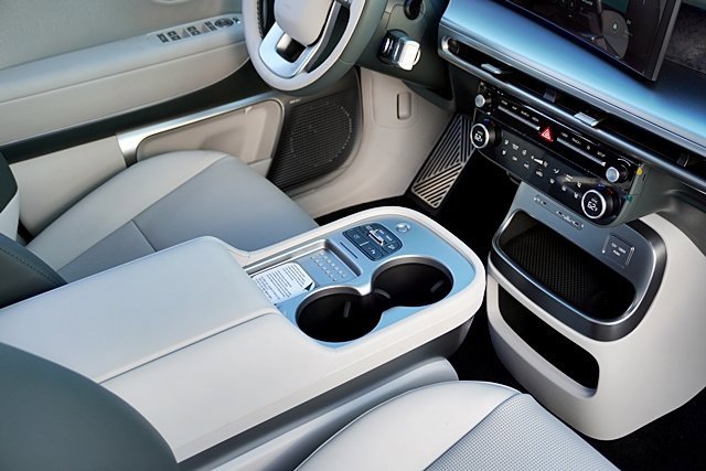 New 2026 Hyundai Ioniq 9 Calligraphy image 14