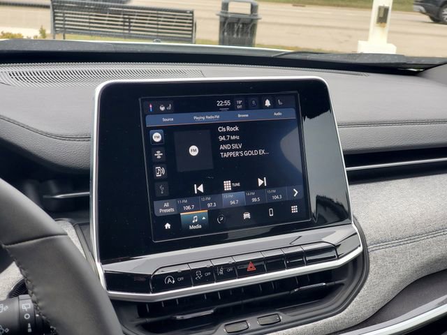 Used 2025 Jeep Compass Latitude AWD/4WD image 18