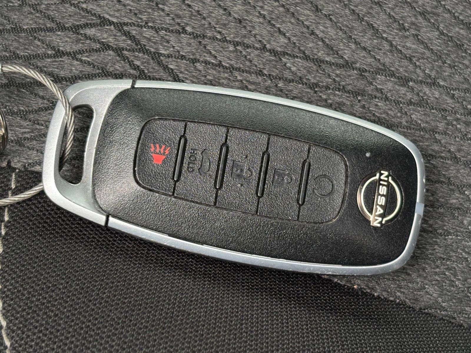 Used 2025 Nissan Rogue SV FWD image 26