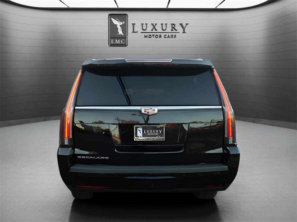 Used 2020 Cadillac Escalade ESV 4WD image 3