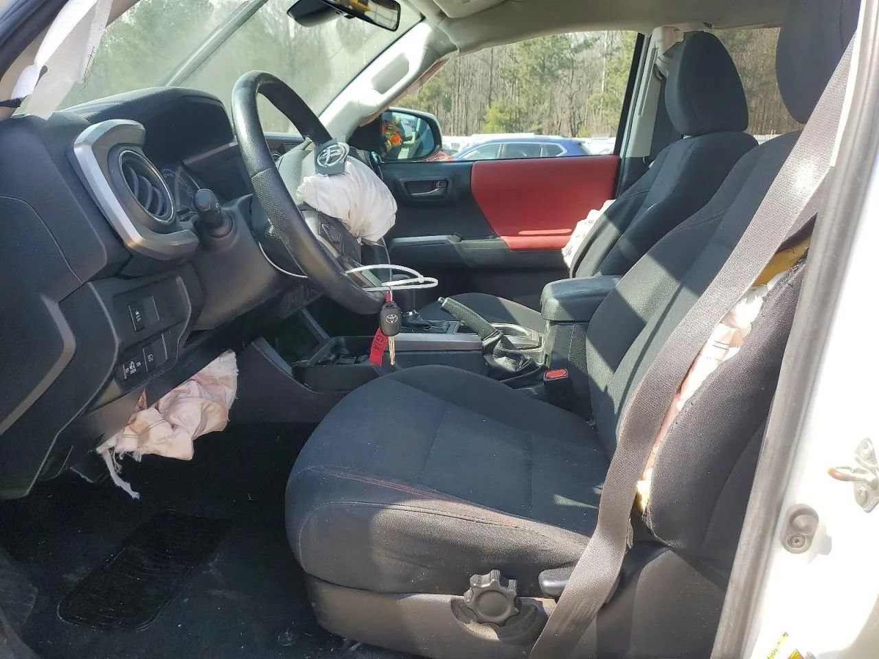 Used 2020 Toyota Tacoma SR5 RWD image 7