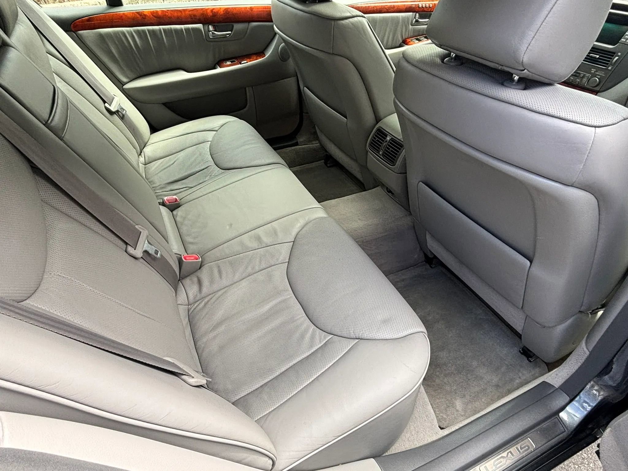 Used 2004 Lexus LS 430 image 24