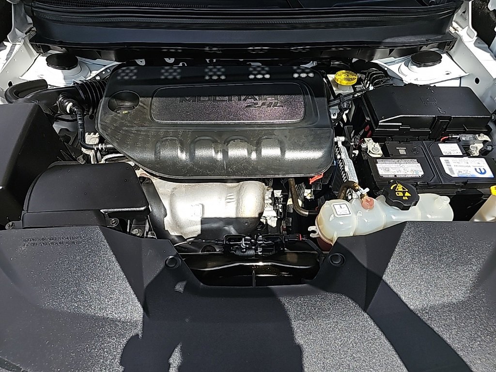 Certified 2021 Jeep Cherokee Latitude Plus w/ Sun & Sound Group image 33