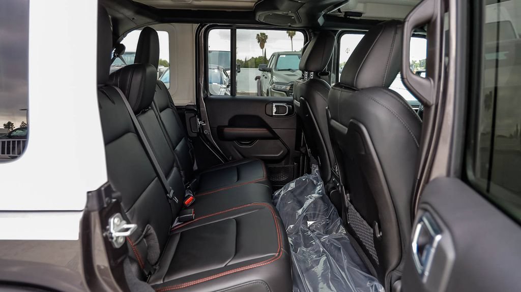 New 2026 Jeep Wrangler Unlimited Rubicon w/ Whitecap Package AWD/4WD image 20