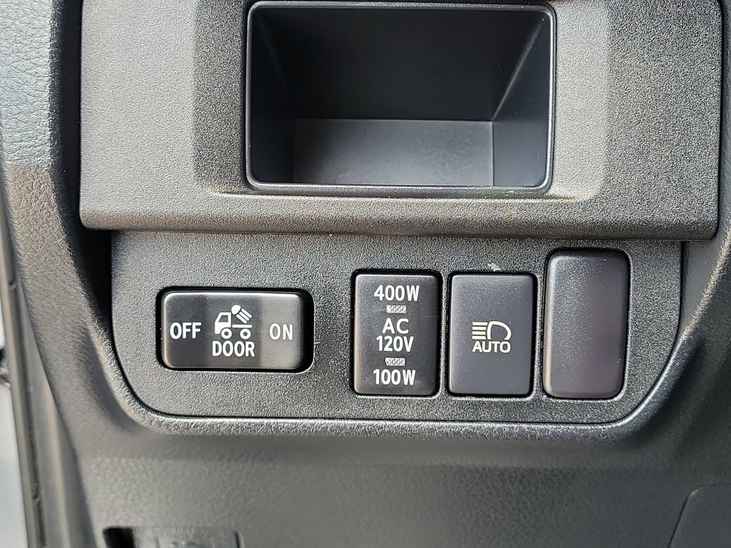 Used 2019 Toyota Tacoma TRD Sport AWD/4WD image 17