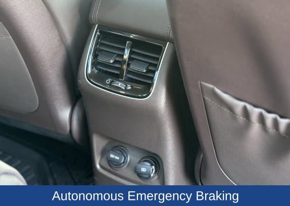 Used 2018 Kia Cadenza Limited image 21