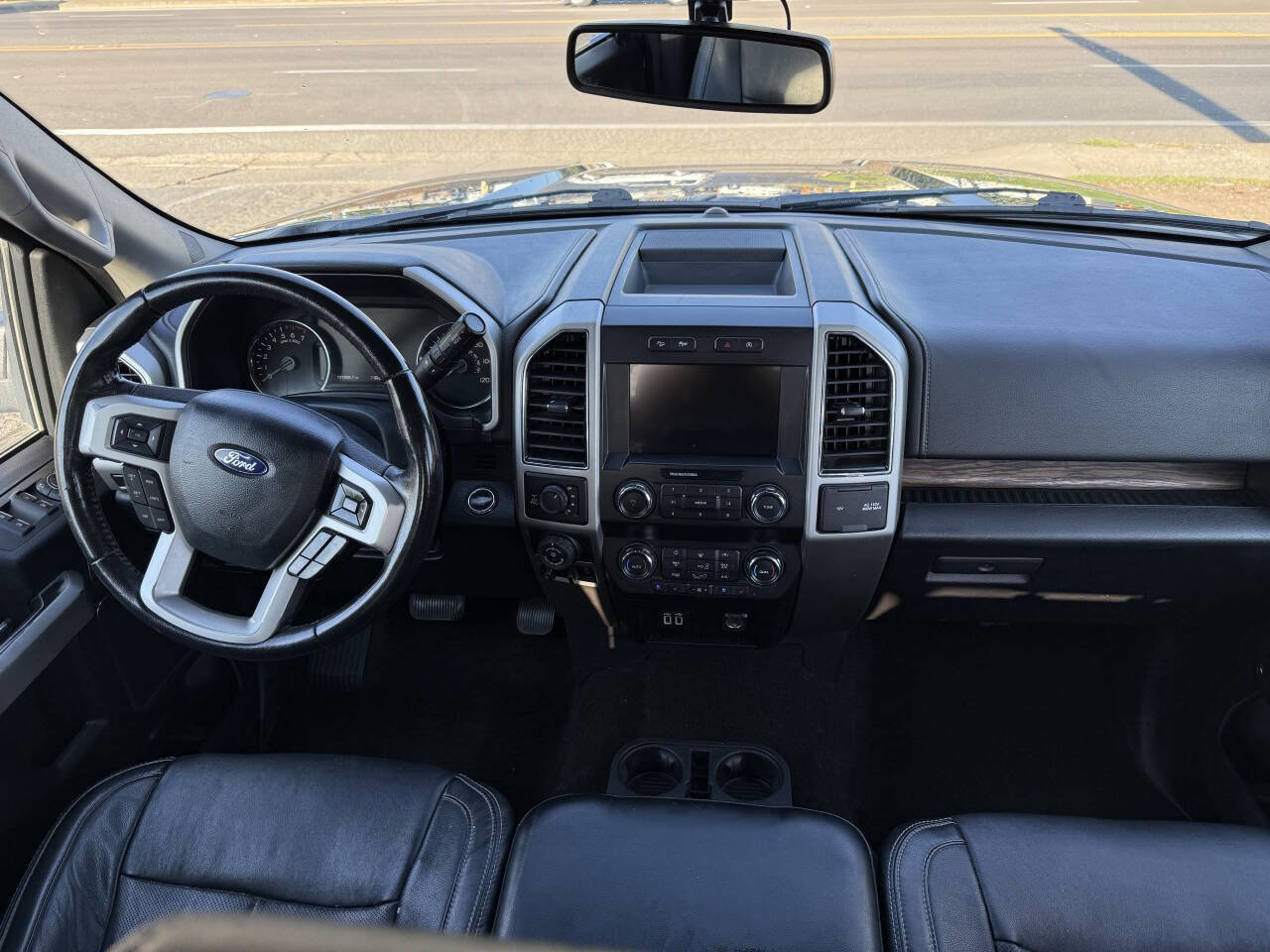 Used 2019 Ford F150 Lariat image 7