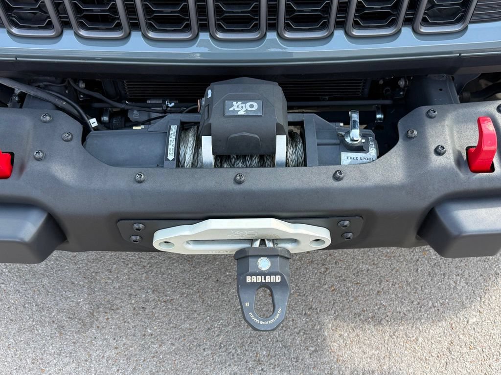 Used 2025 Jeep Gladiator Rubicon AWD/4WD image 38