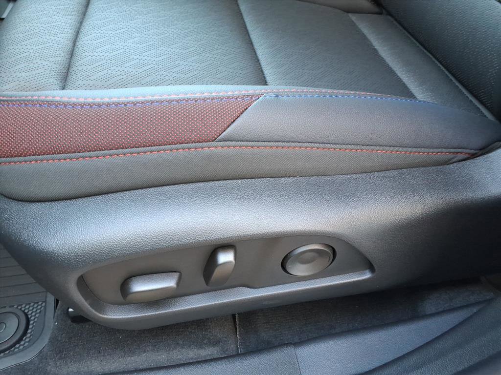 New 2026 Chevrolet Equinox RS w/ LPO, Floor Liner Package image 9