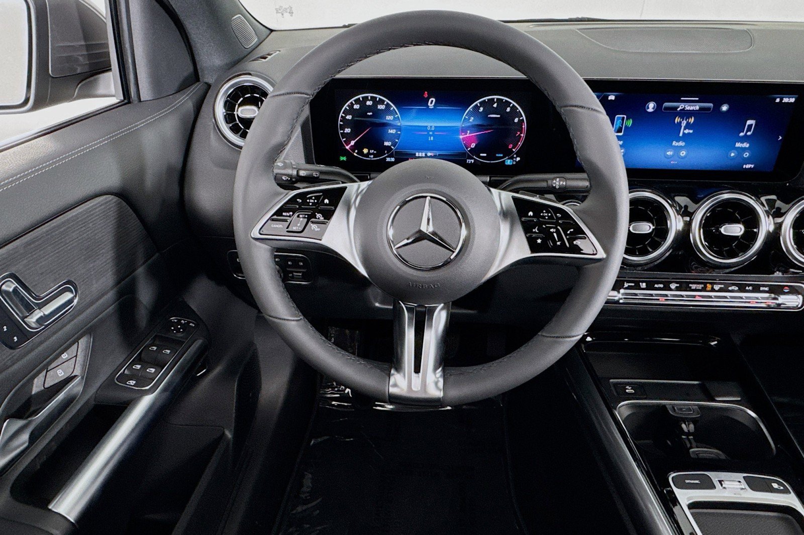 New 2026 Mercedes-Benz GLA 250 4MATIC image 4