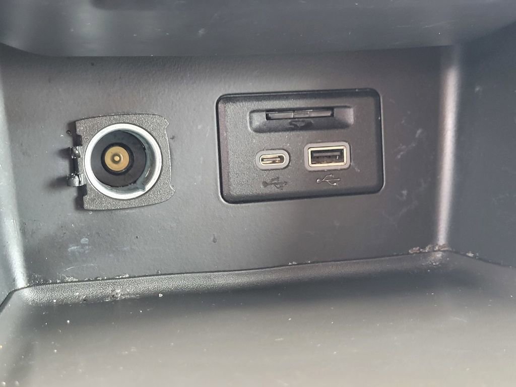 Used 2021 GMC Acadia SLT w/ Preferred Package image 23