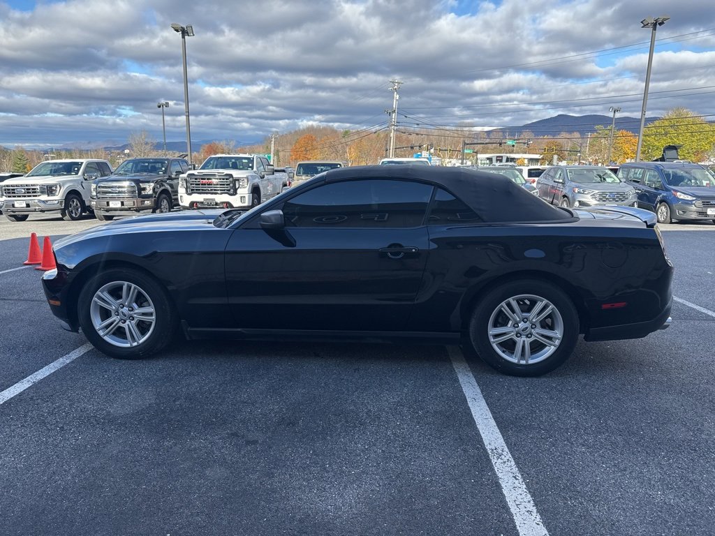 Used 2012 Ford Mustang Convertible image 6