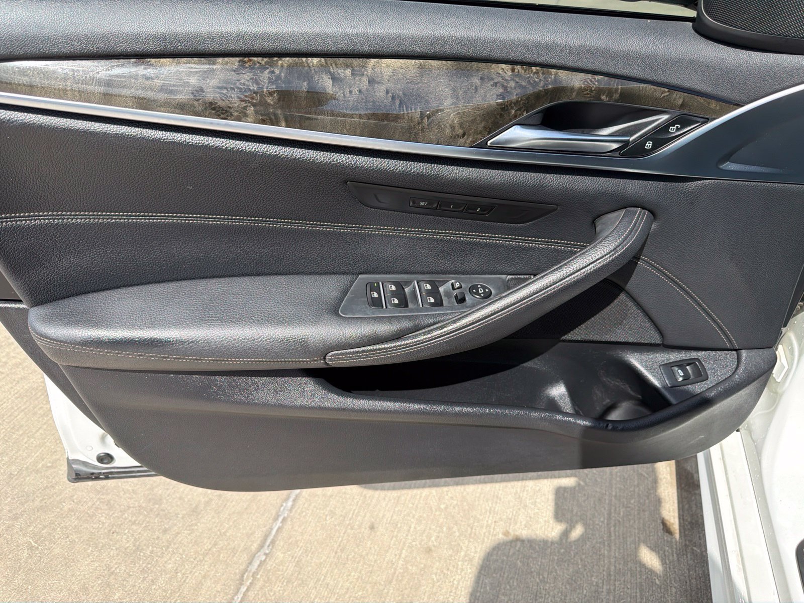 Used 2019 BMW 530i xDrive w/ M Sport Package AWD/4WD image 17