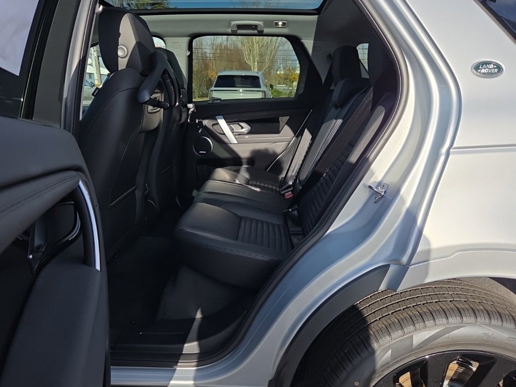 New 2025 Land Rover Discovery Sport S image 5